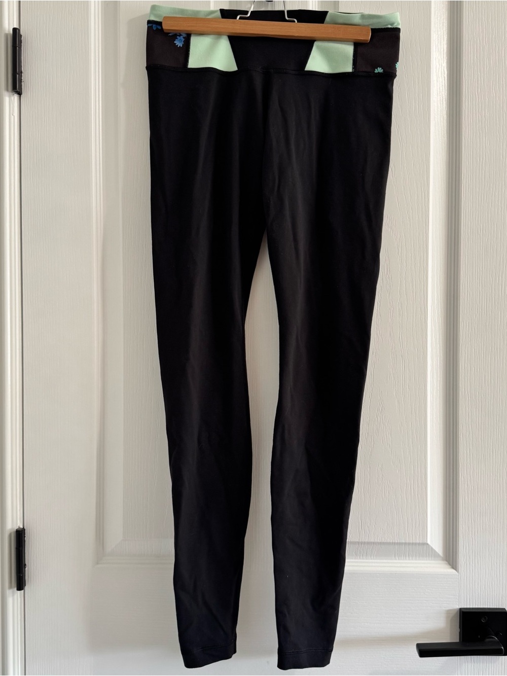 Lululemon OG Luon Wunder Under Pants in Petal Pop Multi Quilted Waistband Size 8
